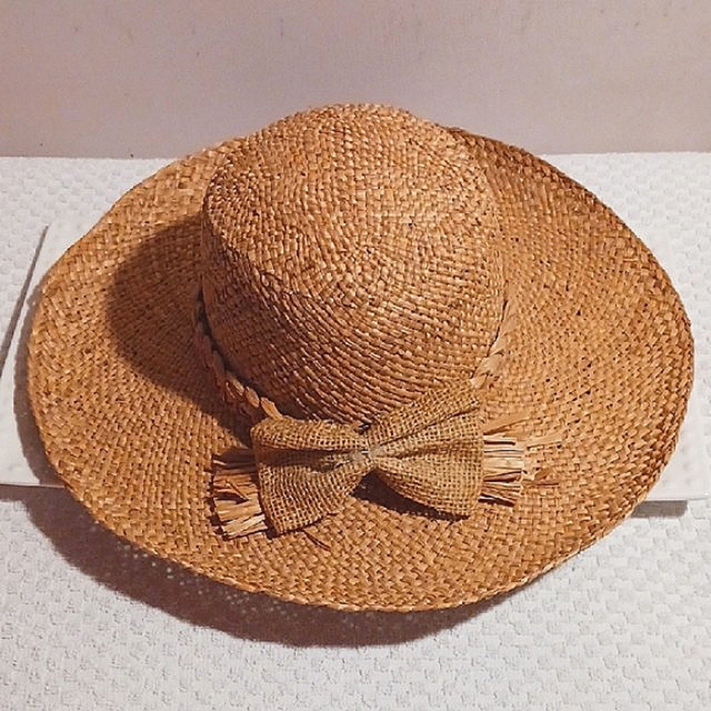 Chic! Natural Straw Wide-Brim Sun Hat with Bow & Braided Band 🌾